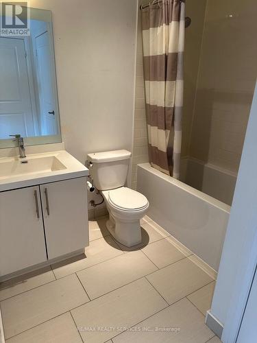 1607 - 65 Speers Road, Oakville, ON - Indoor Photo Showing Bathroom