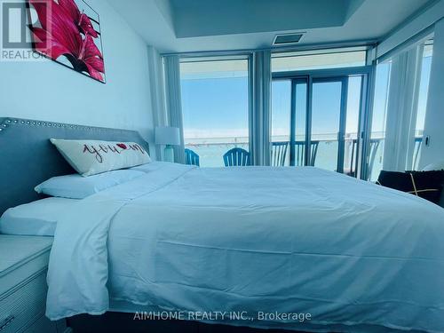 4904 - 12 York Street, Toronto, ON - Indoor Photo Showing Bedroom