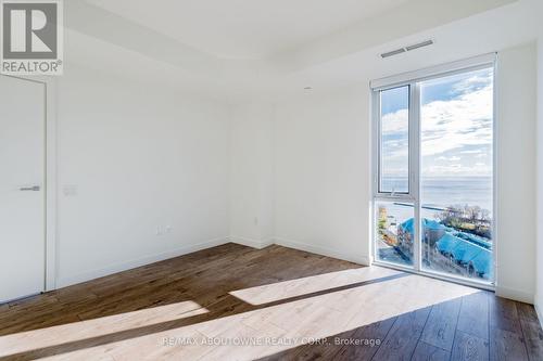 A0702 - 125 Bronte Road, Oakville, ON - Indoor Photo Showing Other Room