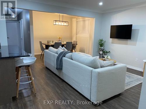 193 Benson Avenue, Peterborough, ON - Indoor Photo Showing Living Room