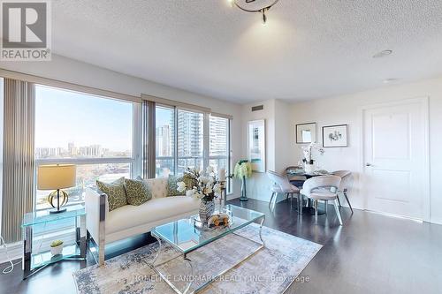 506 - 30 Herons Hill Way, Toronto, ON - Indoor Photo Showing Living Room