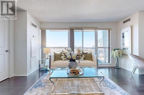 506 - 30 Herons Hill Way, Toronto, ON - Indoor Photo Showing Living Room