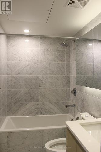 2208 - 95 Mcmahon Drive, Toronto, ON - Indoor Photo Showing Bathroom