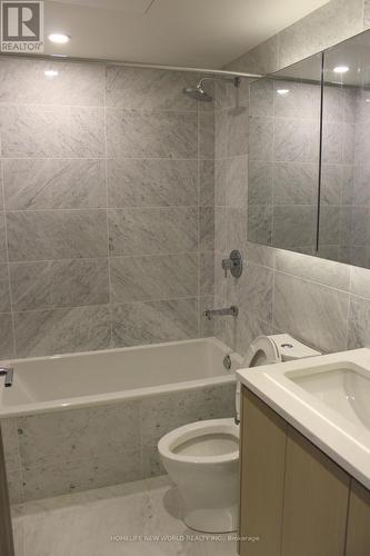 2208 - 95 Mcmahon Drive, Toronto, ON - Indoor Photo Showing Bathroom