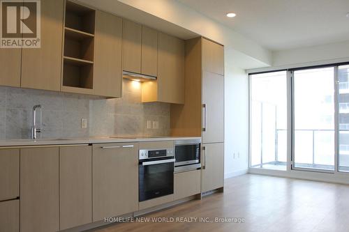 2208 - 95 Mcmahon Drive, Toronto, ON - Indoor Photo Showing Kitchen