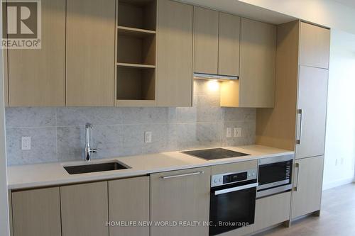 2208 - 95 Mcmahon Drive, Toronto, ON - Indoor Photo Showing Kitchen With Upgraded Kitchen