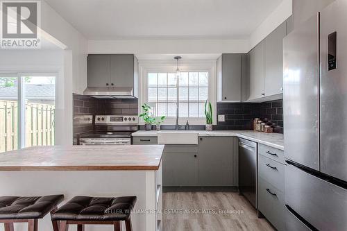 7 - 2258 Upper Middle Road, Burlington, ON - Indoor Photo Showing Kitchen