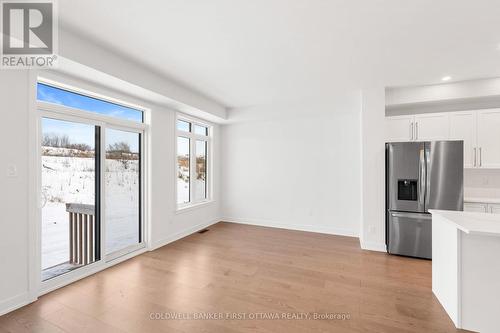 599 Knotridge Street, Ottawa, ON - Indoor Photo Showing Kitchen