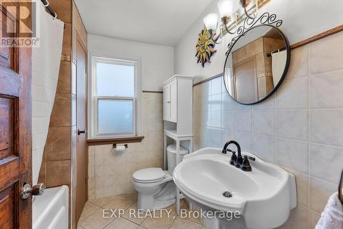 4746 Fourth Avenue, Niagara Falls (211 - Cherrywood), ON - Indoor Photo Showing Bathroom