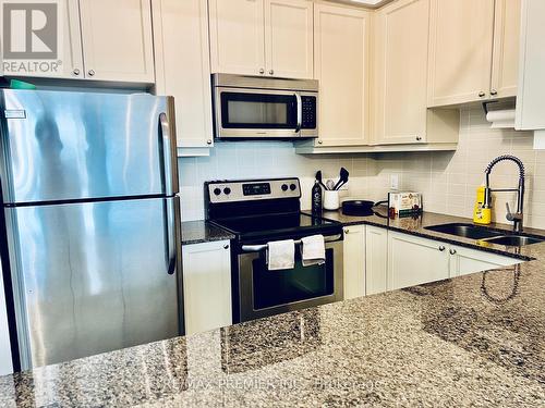 1005 - 24 Woodstream Boulevard S, Vaughan, ON - Indoor Photo Showing Kitchen With Stainless Steel Kitchen With Double Sink With Upgraded Kitchen