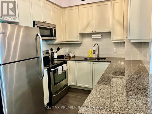 1005 - 24 Woodstream Boulevard S, Vaughan, ON - Indoor Photo Showing Kitchen With Stainless Steel Kitchen With Double Sink With Upgraded Kitchen