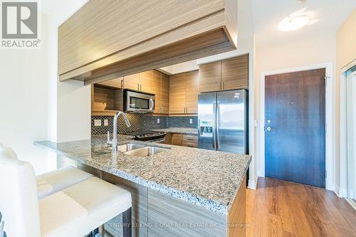 169 - 23 Cox Boulevard, Markham, ON - Indoor Photo Showing Kitchen With Stainless Steel Kitchen With Double Sink With Upgraded Kitchen