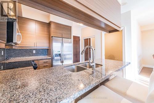 169 - 23 Cox Boulevard, Markham, ON - Indoor Photo Showing Kitchen With Double Sink With Upgraded Kitchen