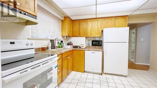 Upper P - 57 Painswick Crescent, Toronto, ON - Indoor Photo Showing Kitchen