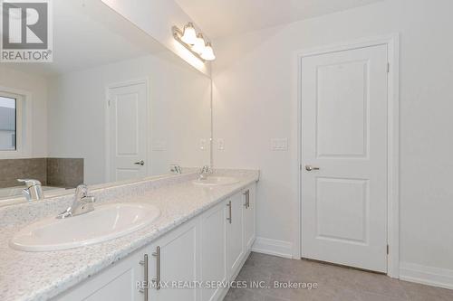 861 Knights Lane, Woodstock, ON - Indoor Photo Showing Bathroom