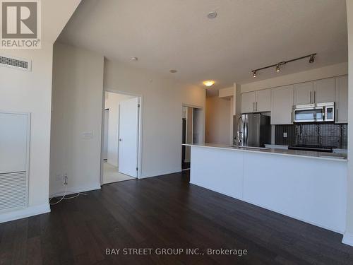 3605 - 4011 Brickstone Mews, Mississauga, ON - Indoor Photo Showing Kitchen