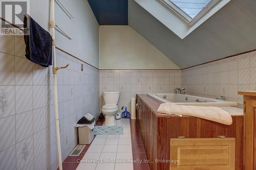 773773 Highway 10, Grey Highlands, ON - Indoor Photo Showing Bathroom