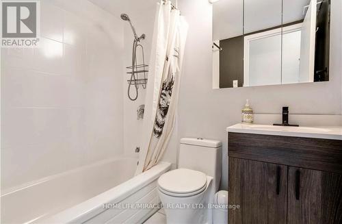 406 - 141 Catharine Street S, Hamilton, ON - Indoor Photo Showing Bathroom