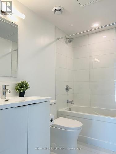 3203 - 238 Simcoe Street, Toronto, ON - Indoor Photo Showing Bathroom