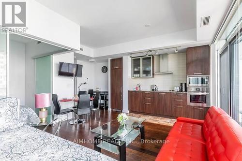 2611 - 12 York Street, Toronto, ON - Indoor Photo Showing Living Room