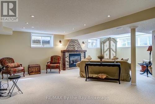 32 Green Briar Drive, Collingwood, ON - Indoor With Fireplace