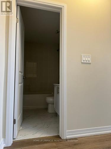 416 - 1577 Rose Way, Milton, ON - Indoor Photo Showing Bathroom