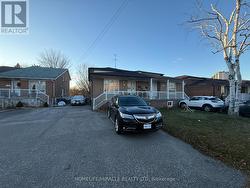 3444 LADDIE CRESCENT  Mississauga, ON L4T 1N1