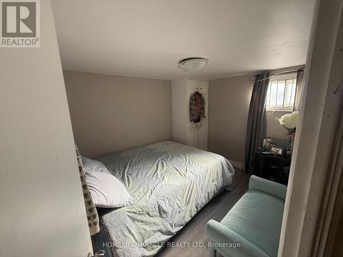 3444 Laddie Crescent, Mississauga, ON - Indoor Photo Showing Bedroom