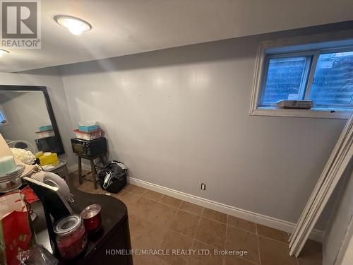 3444 Laddie Crescent, Mississauga, ON - Indoor Photo Showing Other Room