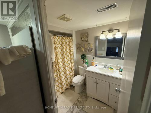 3444 Laddie Crescent, Mississauga, ON - Indoor Photo Showing Bathroom