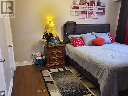 3444 Laddie Crescent, Mississauga, ON - Indoor Photo Showing Bedroom