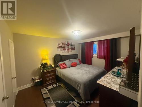 3444 Laddie Crescent, Mississauga, ON - Indoor Photo Showing Bedroom