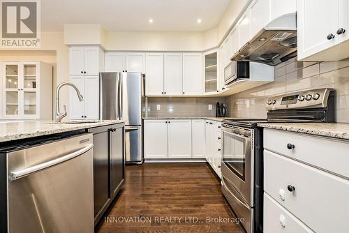 926 Fletcher Circle, Ottawa, ON - Indoor Photo Showing Kitchen With Upgraded Kitchen