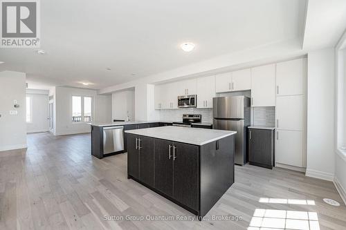 3059 John Mckay Boulevard, Oakville (1010 - Jm Joshua Meadows), ON - Indoor Photo Showing Kitchen With Upgraded Kitchen