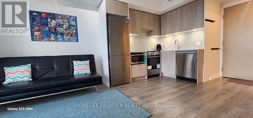 4209 - 395 Bloor Street E, Toronto, ON - Indoor Photo Showing Kitchen