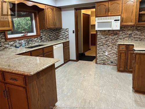 14 Willcox Street, Chatham, ON - Indoor Photo Showing Kitchen