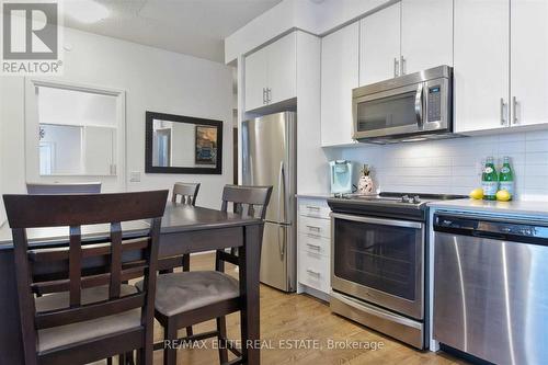 901 - 7890 Bathurst Street, Vaughan, ON - Indoor Photo Showing Kitchen With Stainless Steel Kitchen With Upgraded Kitchen