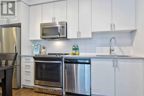 901 - 7890 Bathurst Street, Vaughan, ON - Indoor Photo Showing Kitchen With Stainless Steel Kitchen With Upgraded Kitchen