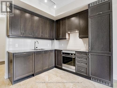 501 - 9085 Jane Street, Vaughan, ON - Indoor Photo Showing Kitchen