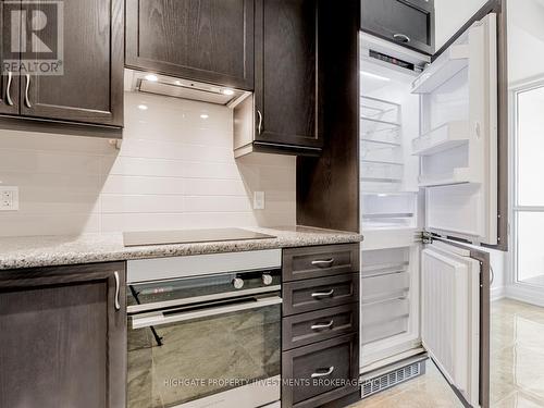 501 - 9085 Jane Street, Vaughan, ON - Indoor Photo Showing Kitchen