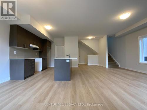 135 - 155 Equestrian Way, Cambridge, ON - Indoor Photo Showing Kitchen