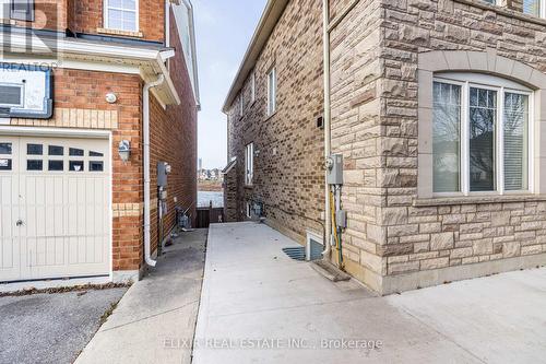 Bsmt - 40 Personna Circle, Brampton, ON - Outdoor