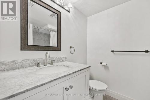 5 Harwood Drive, Barrie, ON - Indoor Photo Showing Bathroom