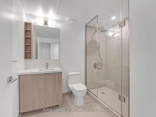 515-2020 Bathurst St, Toronto, ON - Indoor Photo Showing Bathroom