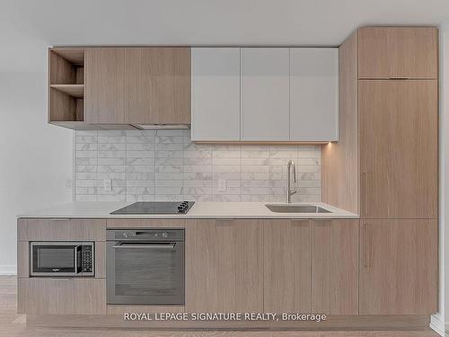 515-2020 Bathurst St, Toronto, ON - Indoor Photo Showing Kitchen