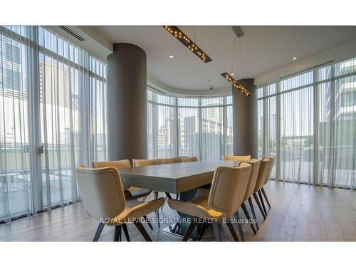 2203-403 Church St, Toronto, ON - Indoor Photo Showing Dining Room