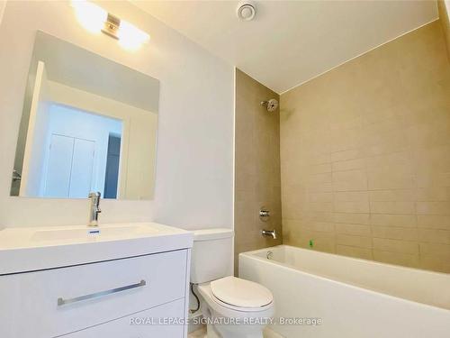 2203-403 Church St, Toronto, ON - Indoor Photo Showing Bathroom