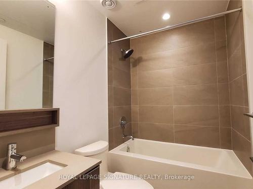 5512-898 Portage Pkwy, Vaughan, ON - Indoor Photo Showing Bathroom