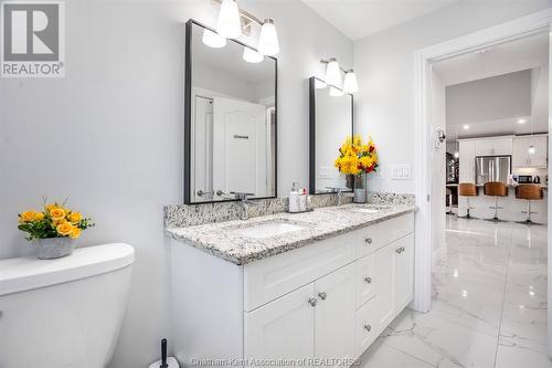 44 Peachtree Lane, Chatham, ON - Indoor Photo Showing Bathroom