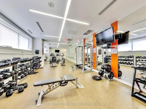 2705-126 Simcoe St, Toronto, ON - Indoor Photo Showing Gym Room